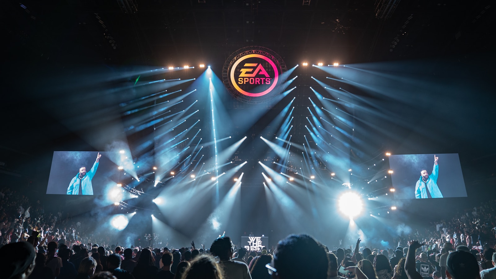Clone Gaming live stage crowd